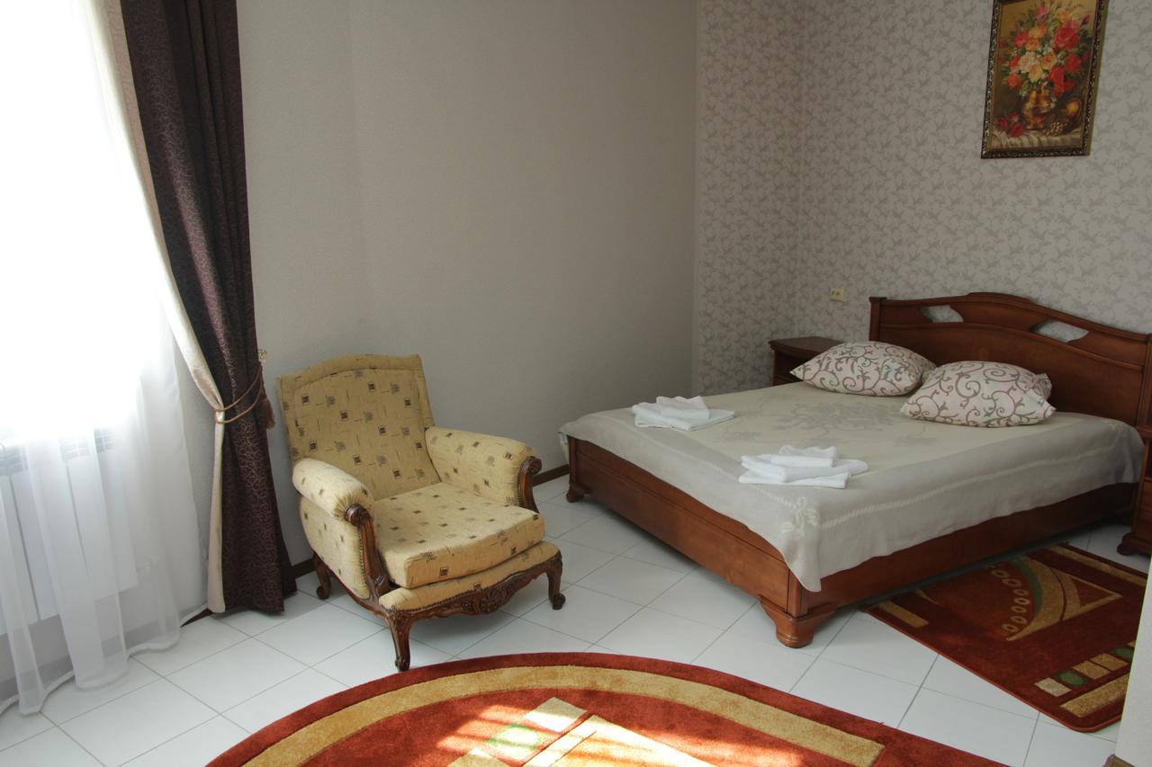 Отель Comfort Ковель Экстерьер фото